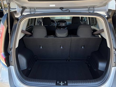 Used 2025 Kia Soul LX w/ LX Technology Package FWD image 29
