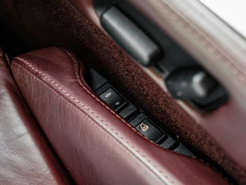 Used 2005 Aston Martin DB9 Coupe RWD image 34