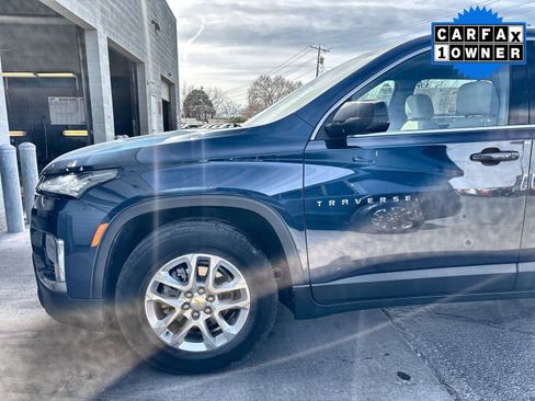 Used 2022 Chevrolet Traverse LS image 18