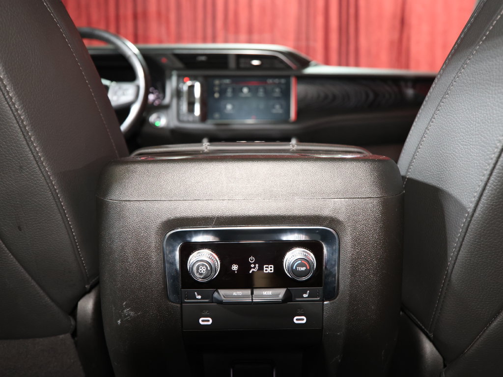 Used 2022 GMC Yukon XL Denali AWD/4WD image 16
