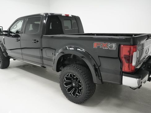 Used 2019 Ford F250 Lariat w/ Lariat Ultimate Package AWD/4WD image 5