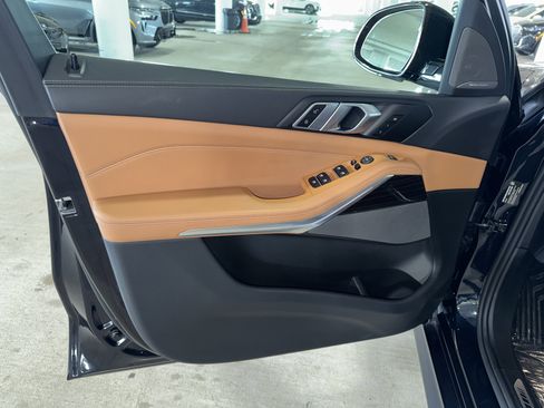 Certified 2025 BMW X5 xDrive40i w/ M Sport Package image 17