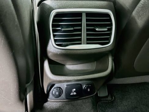 Used 2019 Hyundai Santa Fe AWD image 32