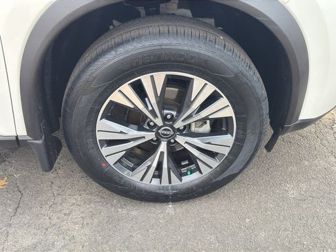 Certified 2023 Nissan Rogue SV image 9