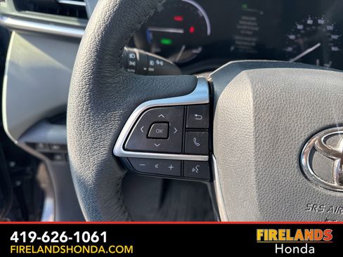 Used 2024 Toyota Sienna XLE image 19