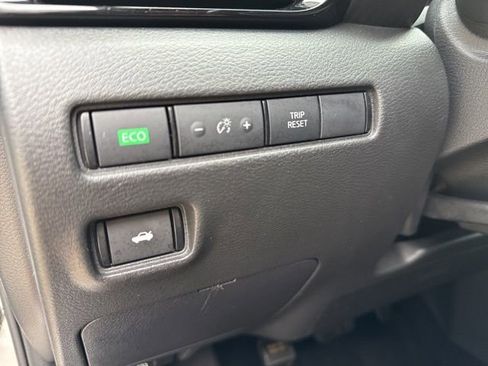 Used 2022 Nissan Sentra SV image 23