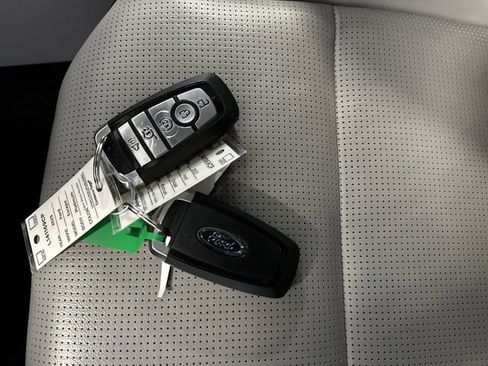 Certified 2023 Ford Escape Platinum image 28