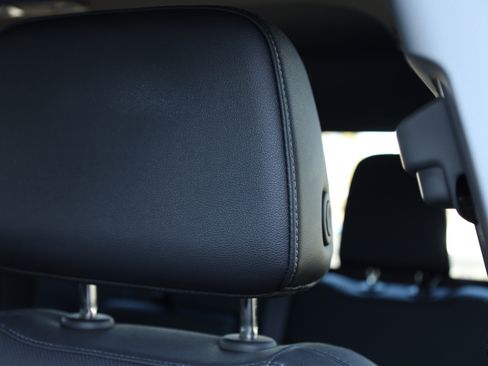 Used 2024 GMC Sierra 1500 SLT image 28