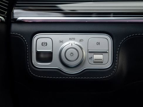 Used 2025 Mercedes-Benz GLS 63 AMG 4MATIC image 18