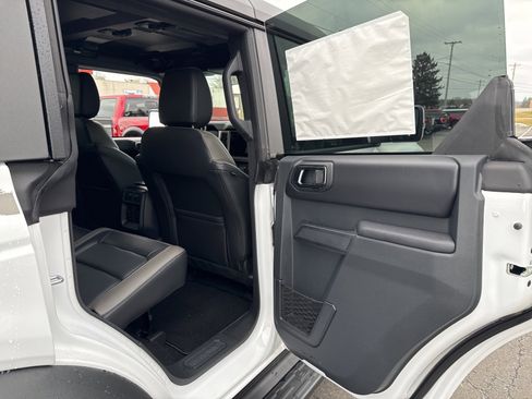 New 2025 Ford Bronco Outer Banks w/ Sasquatch Package image 31