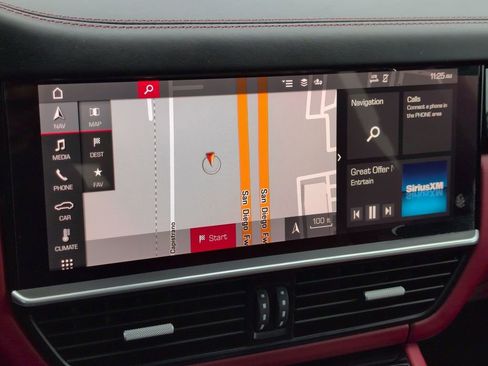 Used 2021 Porsche Cayenne image 12