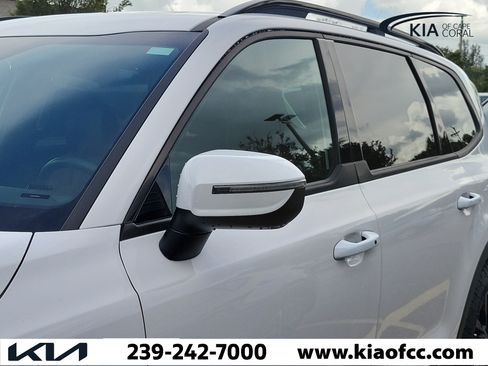 Used 2025 Kia Telluride AWD image 5