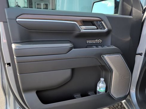 Used 2024 Chevrolet Silverado 1500 High Country AWD/4WD image 10
