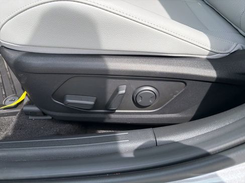 New 2026 Hyundai Elantra Limited FWD image 20