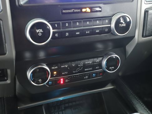 Used 2020 Ford Expedition Max XLT w/ Equipment Group 202A image 17