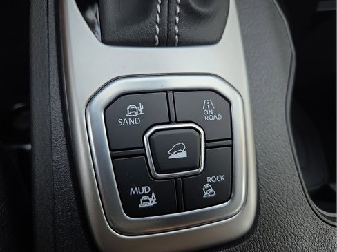 New 2026 Nissan Frontier SV w/ Tow Package image 19