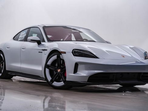 New 2025 Porsche Taycan GTS image 8