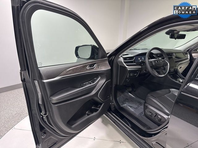 Used 2023 Jeep Grand Cherokee 4WD 4xe w/ Luxury Tech Group II image 9