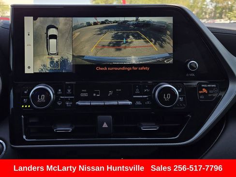 Used 2023 Toyota Highlander Platinum image 22