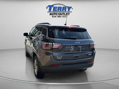 Used 2024 Jeep Compass Latitude AWD/4WD image 2