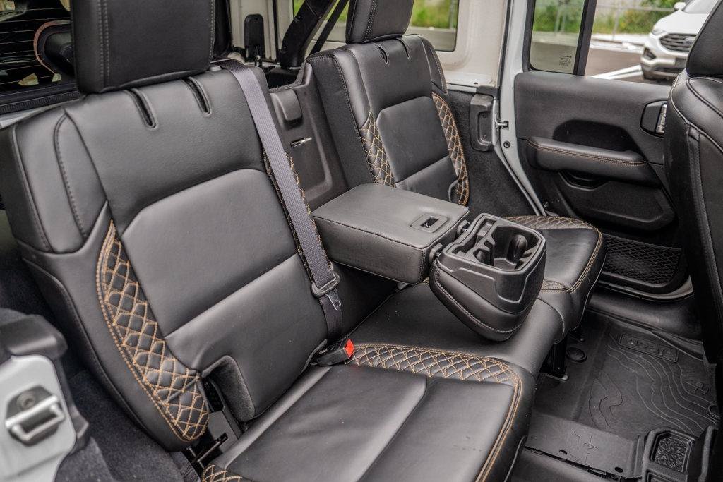 Used 2022 Jeep Wrangler Unlimited Sahara AWD/4WD image 27