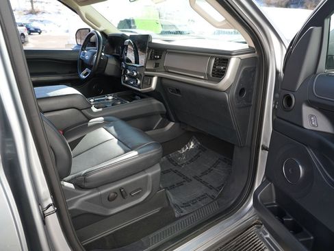 Used 2024 Ford Expedition Max XLT image 33