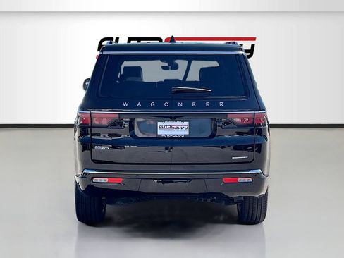 Used 2024 Jeep Wagoneer Series II w/ Premium Group I AWD/4WD image 6