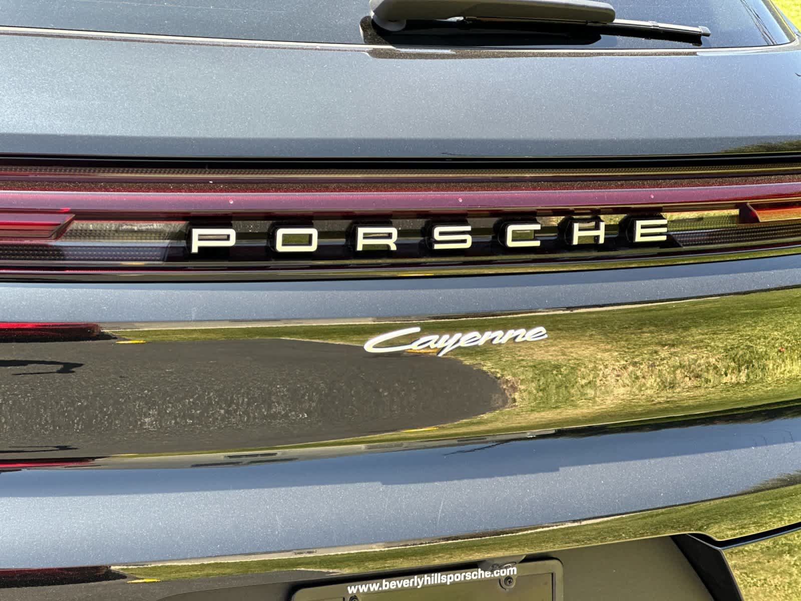 Certified 2026 Porsche Cayenne AWD/4WD image 33