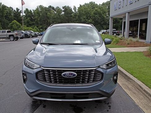 Used 2025 Ford Escape SE FWD image 3