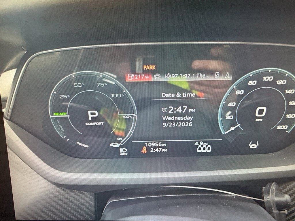 Used 2024 Audi e-tron GT Prestige AWD/4WD image 4