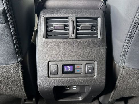 New 2026 Mitsubishi Outlander SEL image 19