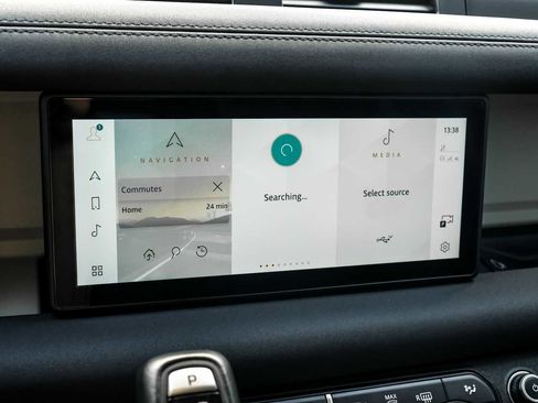 Used 2022 Land Rover Defender 90 image 26