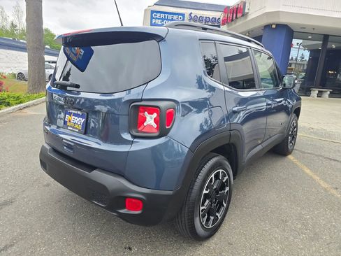 Used 2023 Jeep Renegade Latitude AWD/4WD image 7