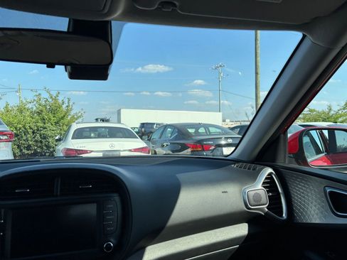 Used 2025 Kia Soul LX w/ LX Technology Package image 33