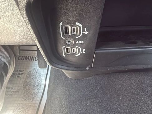 Used 2024 RAM 2500 Laramie AWD/4WD image 30