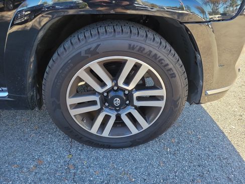 Used 2016 Toyota 4Runner Limited image 12