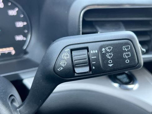 Used 2023 Ford Explorer XLT w/ Equipment Group 202A AWD/4WD image 25