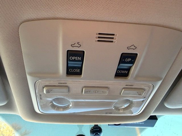 Used 2015 Toyota Corolla LE FWD image 25