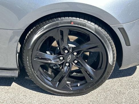 Used 2022 Chevrolet Camaro LT w/ Technology Package RWD image 12