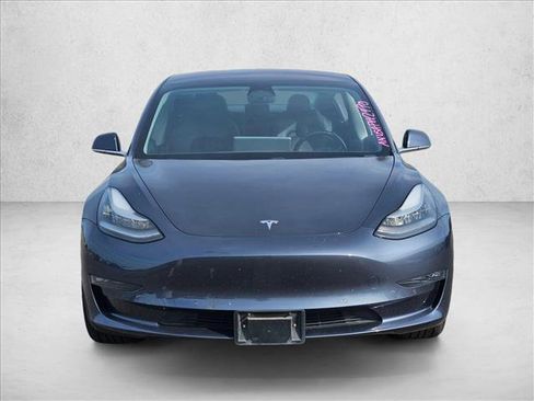 Used 2018 Tesla Model 3 Mid Range image 2