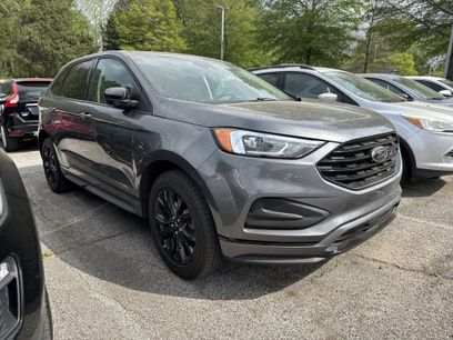 Used 2022 Ford Edge SE w/ Black Appearance Package