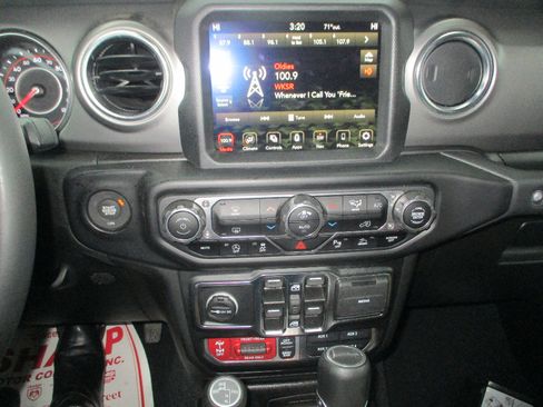 Used 2022 Jeep Gladiator Rubicon w/ LED Lighting Group image 5