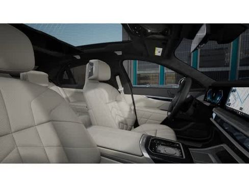 New 2025 BMW i7 xDrive60 w/ Executive Package RWD image 9