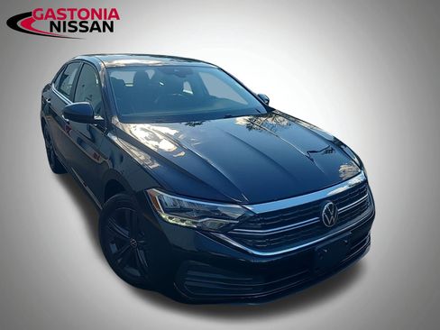 Used 2024 Volkswagen Jetta SE image 50