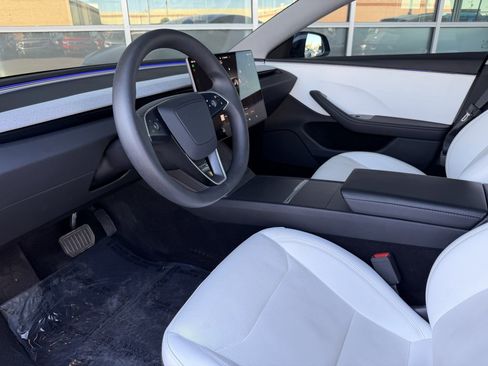 Used 2024 Tesla Model 3 Long Range image 35