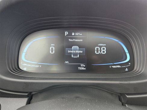 Certified 2025 Hyundai Venue SEL image 26