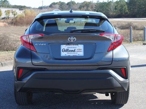 Used 2021 Toyota C-HR LE image 19