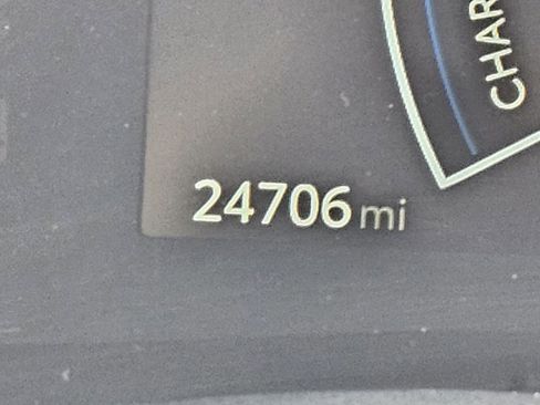 Used 2025 Toyota Camry LE image 29