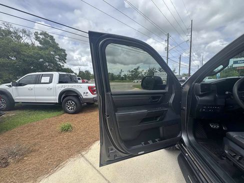 Used 2025 Toyota Tundra TRD Pro AWD/4WD image 32