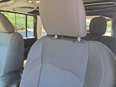 Used 2023 Jeep Wrangler Unlimited w/ Sun & Screen Package AWD/4WD image 19